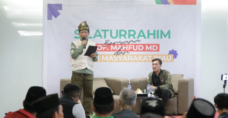 Menko Polhukam dan Cawapres 03 saat kampanye di Pekanbaru. Foto : Ist