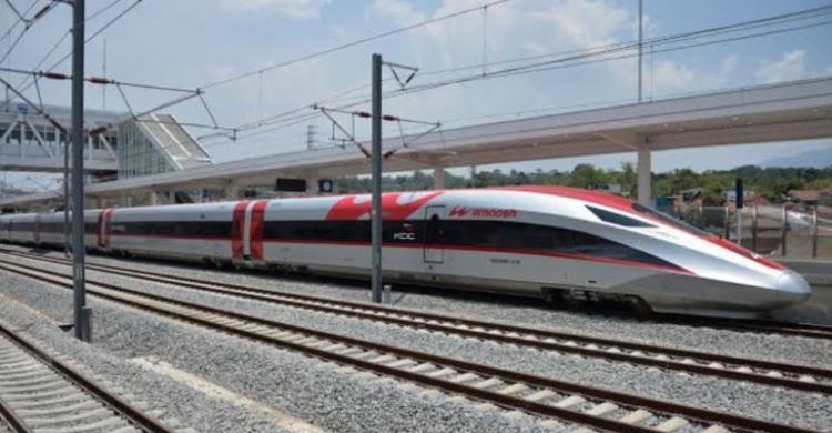Mulai 3 Februari Tiket Kereta Cepat Whoosh Pakai Tarif Dinamis, Premium Economy Mulai Rp 150 Ribu Foto : Ist
