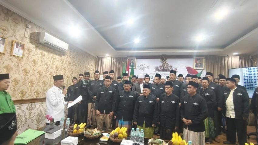 Pengurus Majelis Wakil Cabang Nahdlatul Ulama (MWCNU) Pamulang, masa bakti 2023-2028 resmi dilantik, di Aula Kantor Kecamatan Pamulang, Sabtu (13/1).(dra)