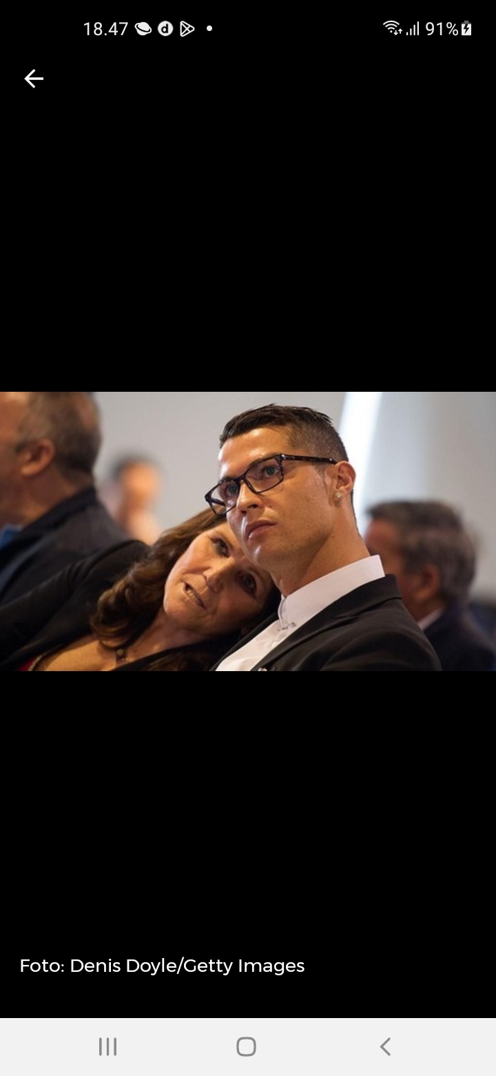 Ronaldo Kasih Kado Mewah ke Ibunya yang Berulang Tahun, Apa Ya? Foto : Ist