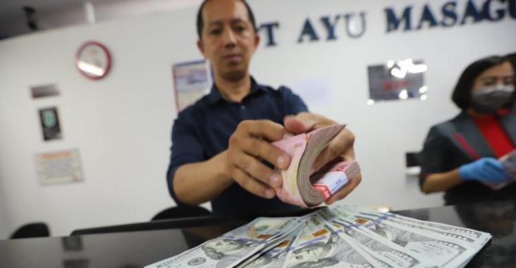 Rupiah Masih Melemah, Diperdagangkan Di Level Rp 15.582 Per Dolar AS Foto : Ist