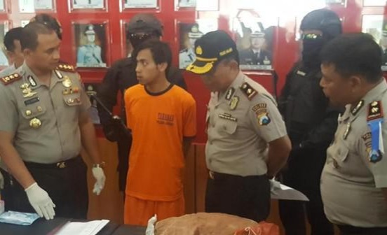 Sadis! Kisah Anak Durhaka yang Nekat Bunuh Ibunya, Alasannya Tak Masuk Akal Foto : Ist
