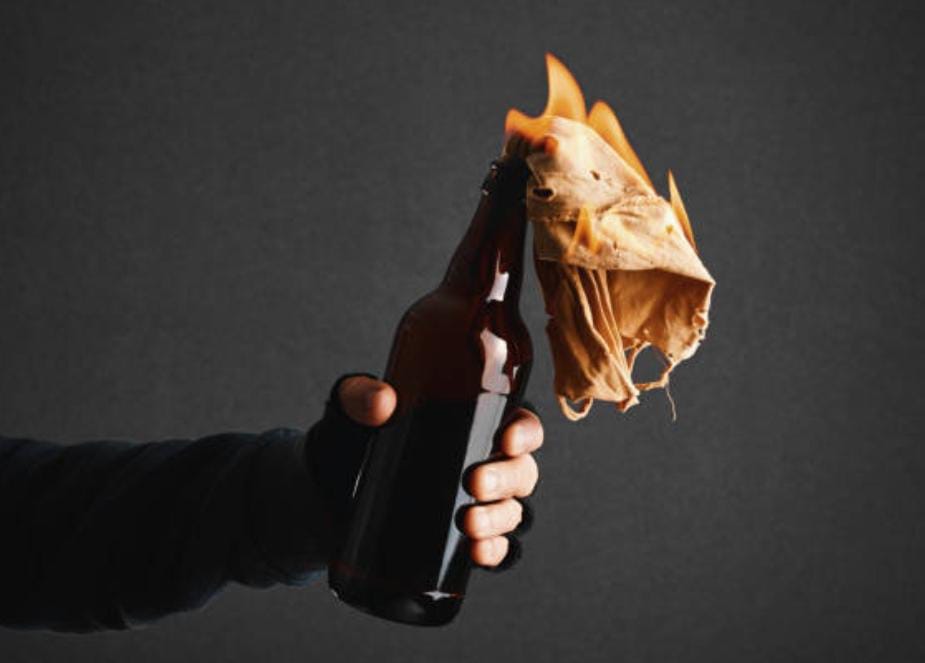 Sejumlah Remaja di Tangerang Hendak Tawuran Menggunakan Bom Molotov, Pelaku Diamankan Foto : Ist