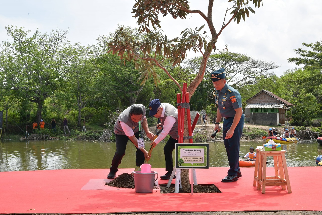 Wapres Ma'ruf Amin Kick Off Tanara Clean Up Foto : Humas Pemprov
