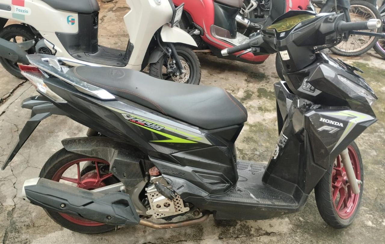 Baramg bukti oencurian kendaraan bermotor di Kecamatan Pondok Aren.(dra)