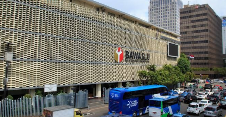 Di Masa Tenang, Bawaslu Ingatkan Capres Dan Caleg Tak Boleh Kampanye Di Medsos Foto : Ist