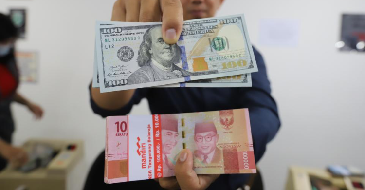 Dolar Menguat Tipis, Rupiah Masih Loyo Ke Rp 15.805 Foto : Ist