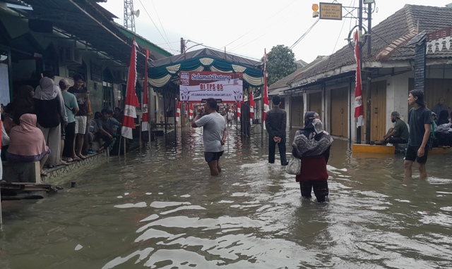 Hujan Deras, 7 TPS di Kunciran Indah Kota Tangerang Kebanjiran Foto : ist
