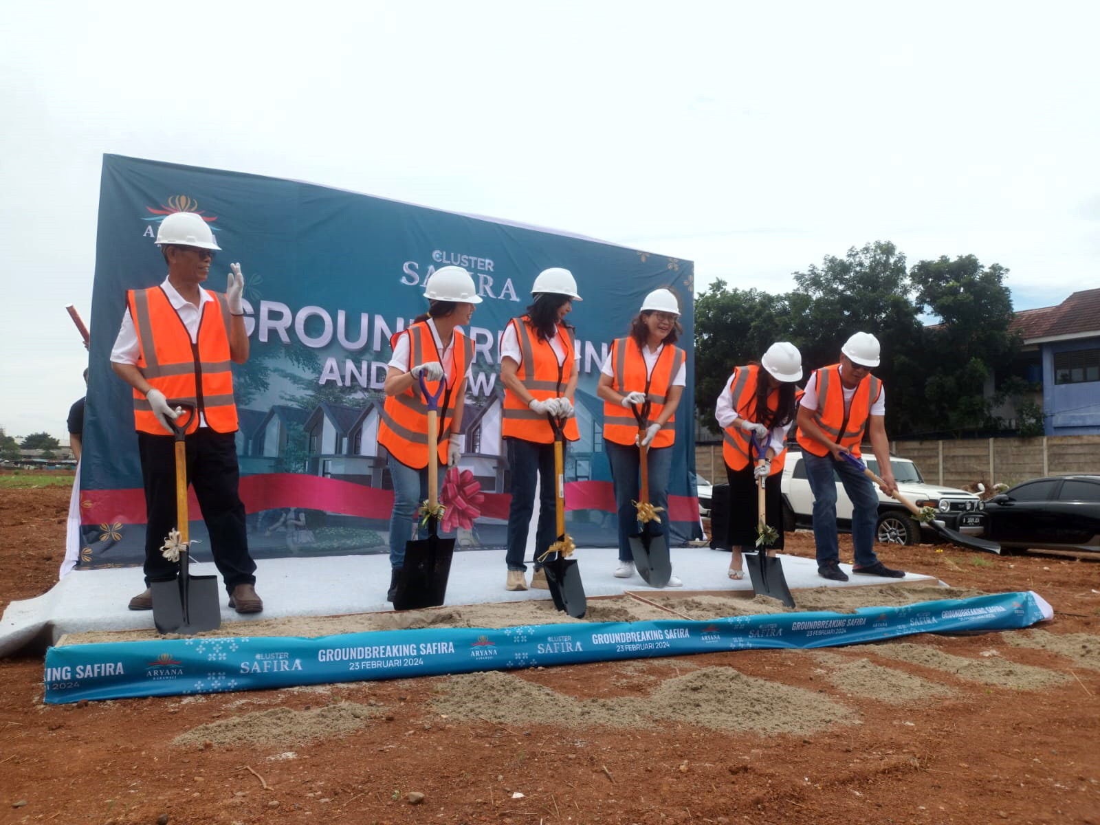 Insentif PPN DTP 100 % Berlanjut, Purinusa Group Lucurkan Dua Cluster Terbaru di Aryana Karawaci Tangerang Ground breaking Cluster Safira, Aryana Karawaci Tangerang, Jumat (23/02/2024). (tangselpos.id/lim)