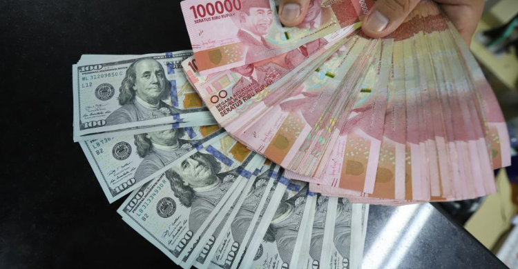 Jelang Akhir Pekan, Rupiah Kembali Lesu Di Level Rp 15.660 Foto : Ist