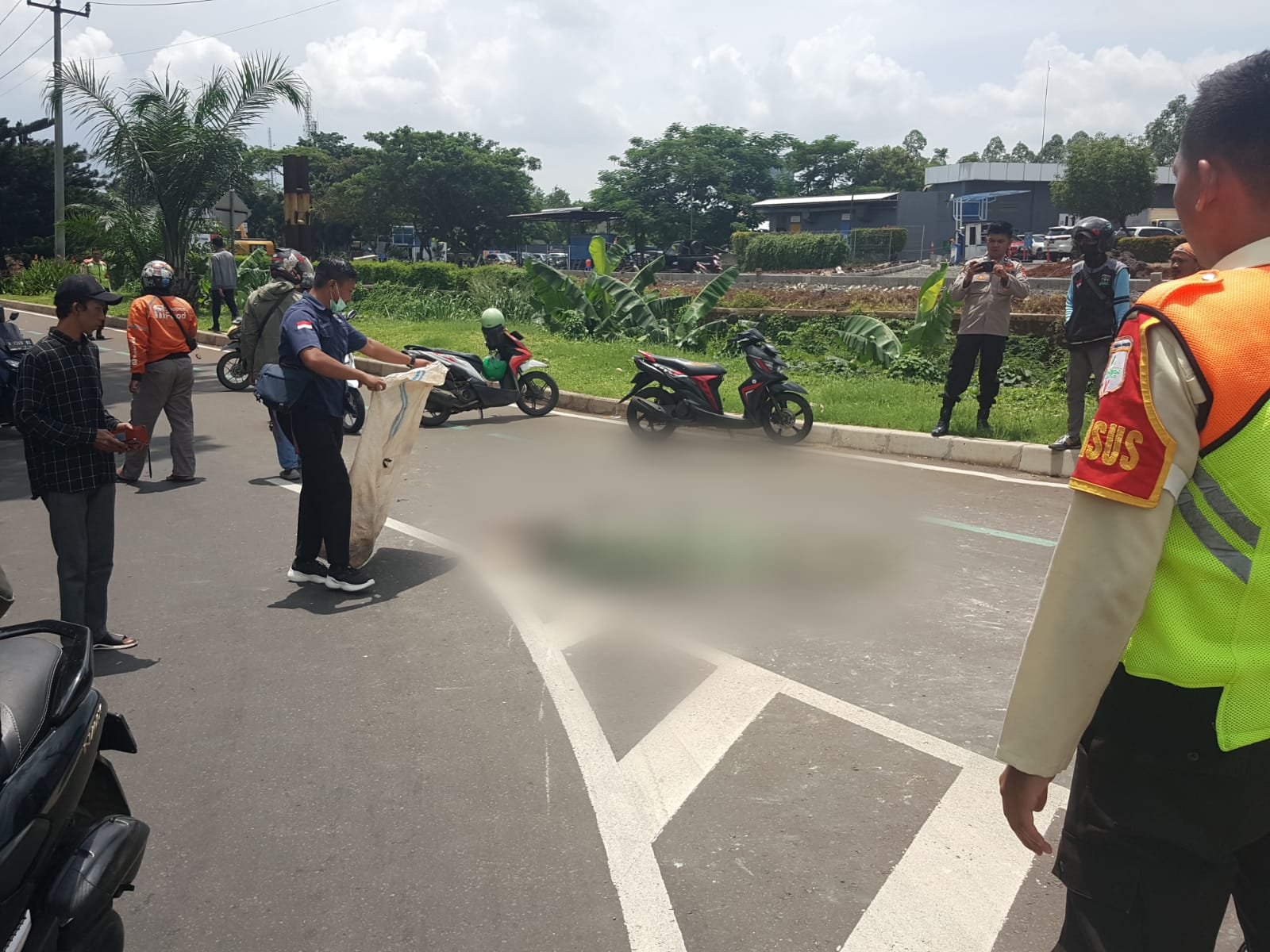Kecelakaan Maut di Gading Serpong, Seorang Pengendara Motor Tewas Foto : Ist