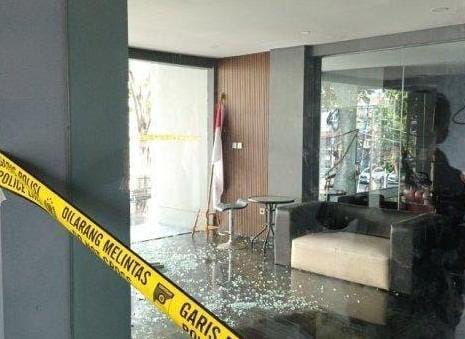 Kesaksian Korban yang Ditembak Mantan Suami Artis, Terluka Akibat Serpihan Kaca Foto : Ist