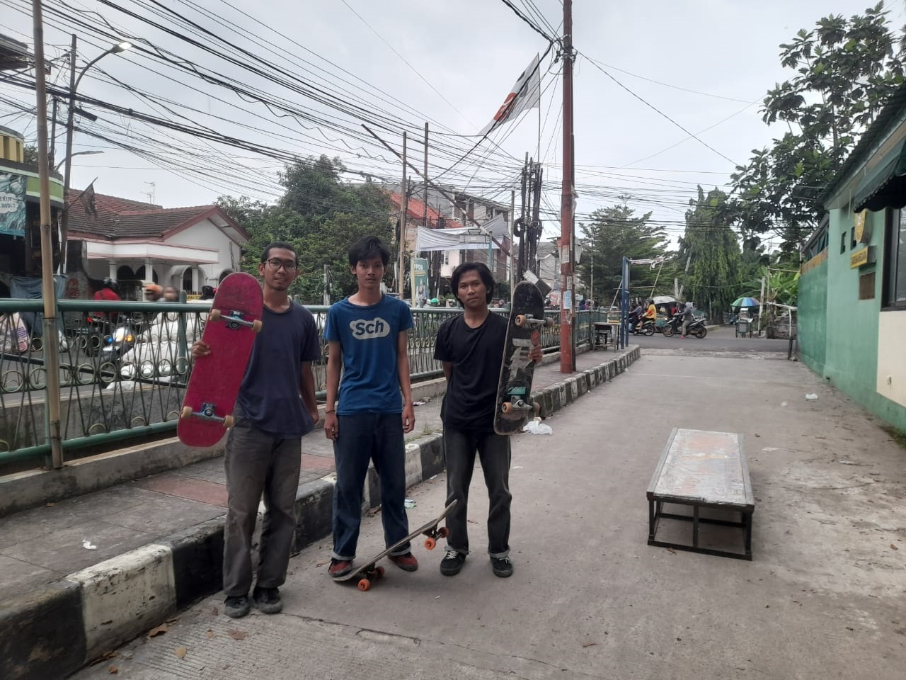 Para pehobi skateboard berharap fasilitas untuk menyalurkan hobi.(mg1)