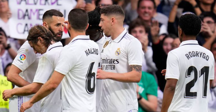 Liga Spanyol: Hajar Girona 0-4, Real Madrid Kokok Di Puncak Klasemen Selebrasi Skuad Real Madrid. Foto : Ist