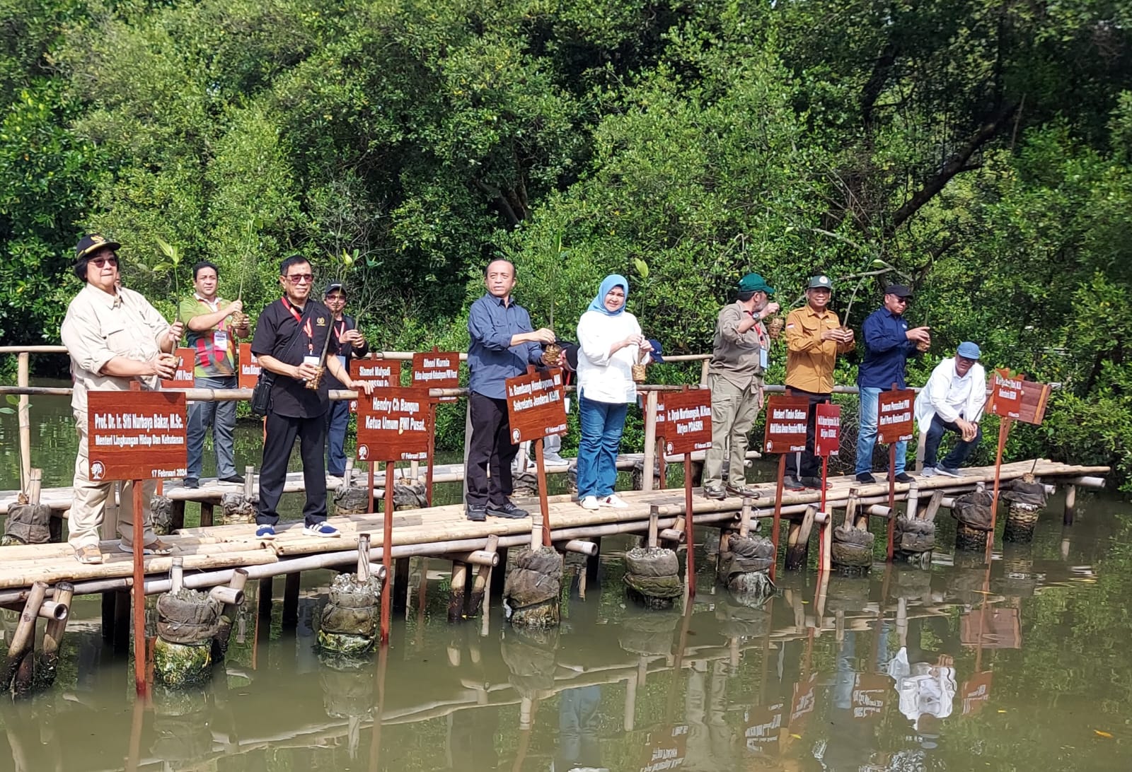 MENTERI KEHUTANAN: PERS BERPERAN PENTING IKUT SOSIALISASIKAN KELESTARIAN HUTAN Foto : RM