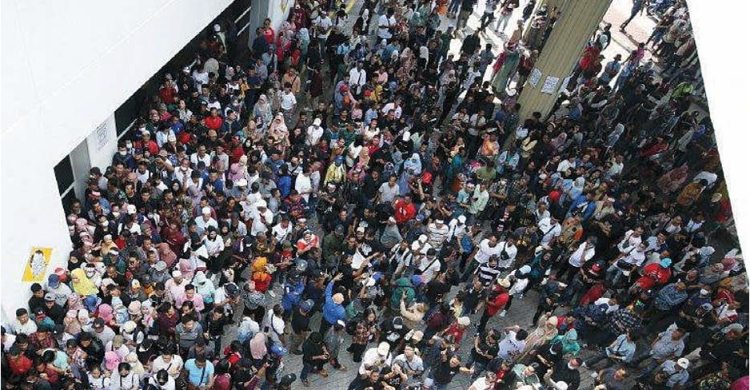Pemilih Membanjiri TPS Di Kuala Lumpur Foto : Ist