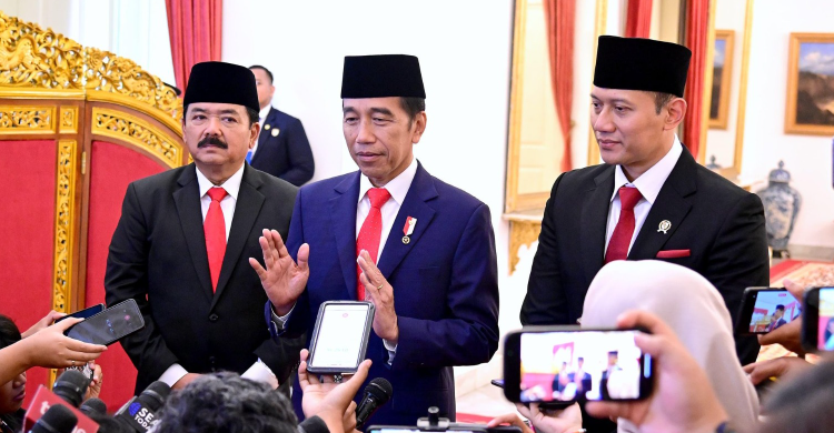 Pertemuan Dengan Ketum Parpol, Sifatnya Perlu Nggak Perlu Foto : Iat