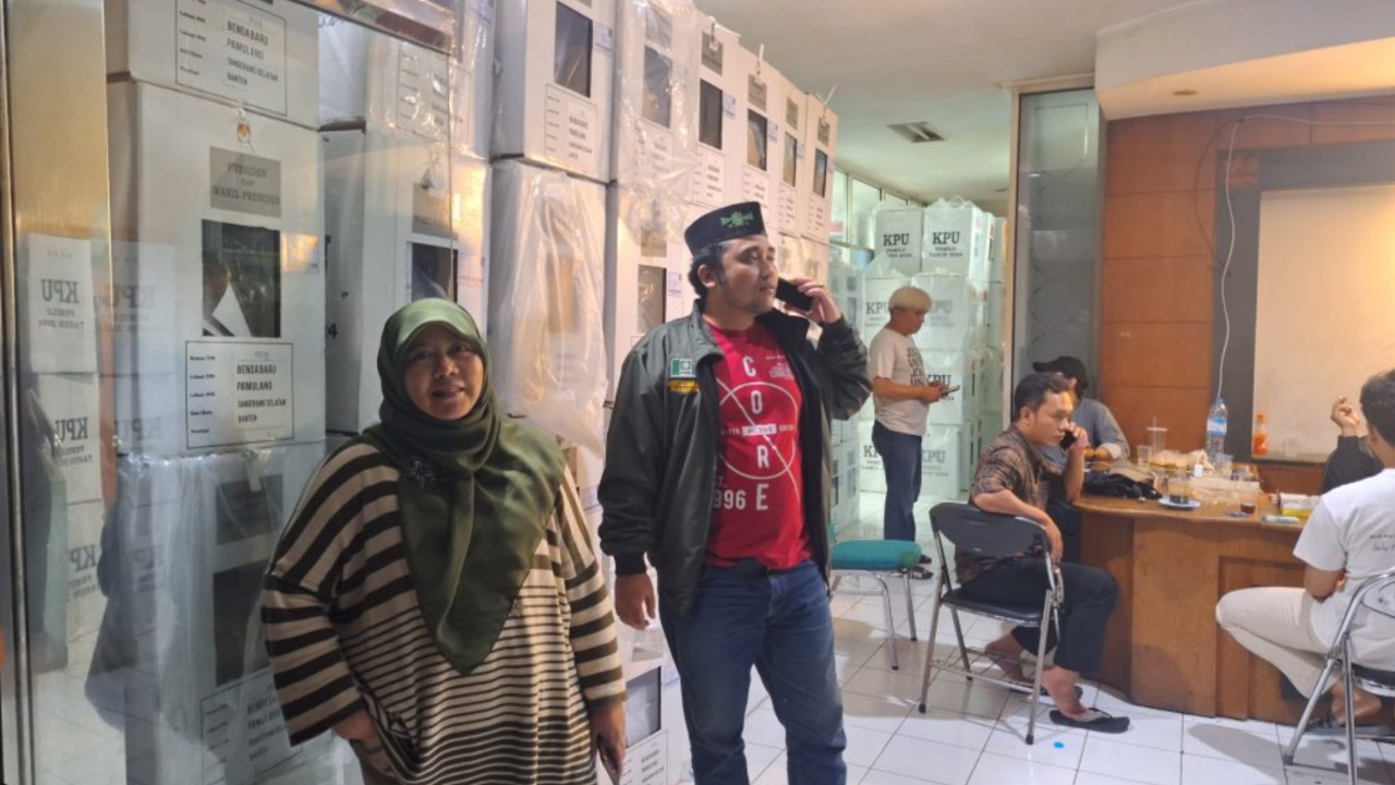 PKB Yakin Tambah Kursi Di DPRD Tangsel Ketua DPC PKB Kota Tangsel Muthmainnah pantau langsung proses perhhitungan suara di tingkat kecamatan, untuk memastikan suara Tetap aman.(dra)