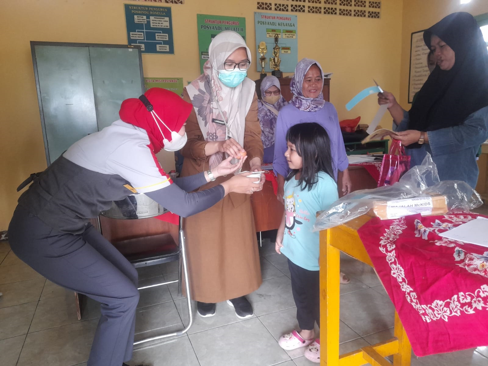 Posyandu Kenanga Melati II Ciputat Fokuskan Gizi Anak Terpenuhi Posyandu Kenanga Melati II Ciputat memantau gizi anak. (mg1)