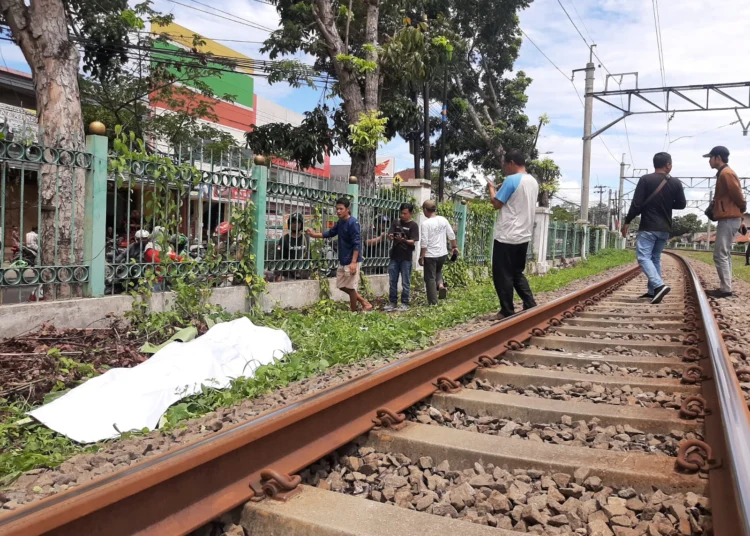 Pria ODGJ di Lebak Ditemukan Tewas di Pinggir Rel Kereta, Diduga Ditabrak Foto : Ist