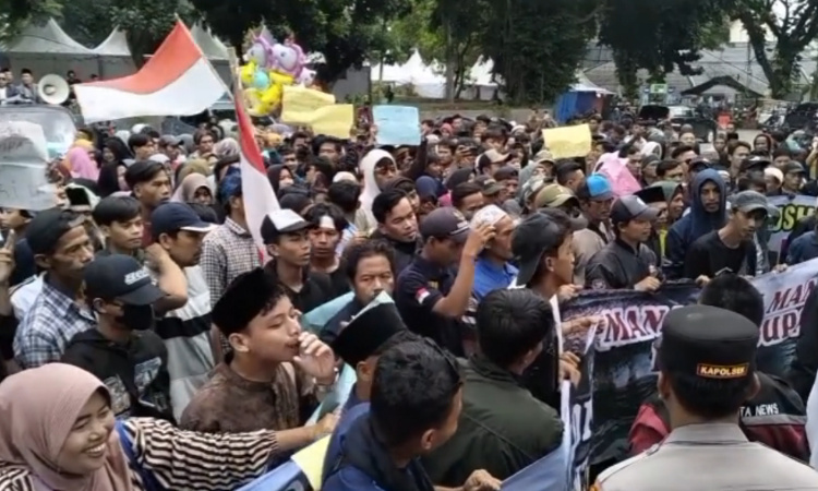 Ratusan Warga Lebak Demo, Lahan Waduk Karian Belum Dibayar Foto : Ist