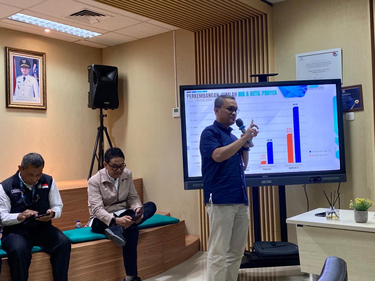 DPMPTSP menggelar jumpa pers, terkait capaian realisasi investasi di Kota Tangsel pada 2023. Dimana realisasi pada tahun itu mencapai Rp7,44 triliun.(Dra)