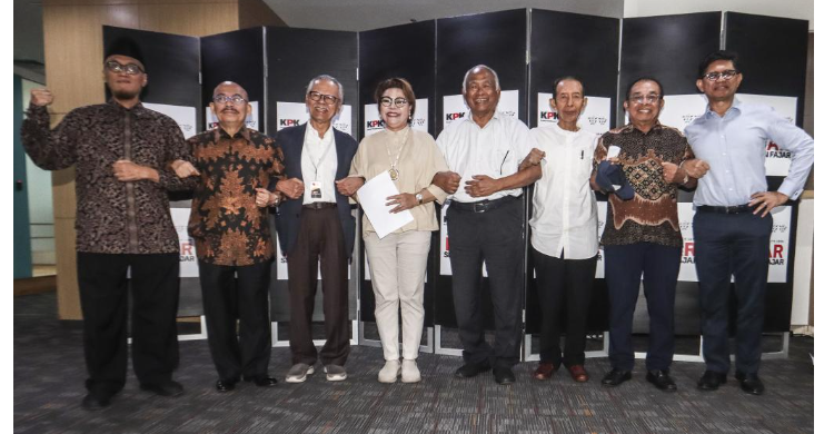 Setelah Guru Besar, Kini 15 Eks Pimpinan KPK Juga Ikut Kritisi Pemerintah Foto : Ist
