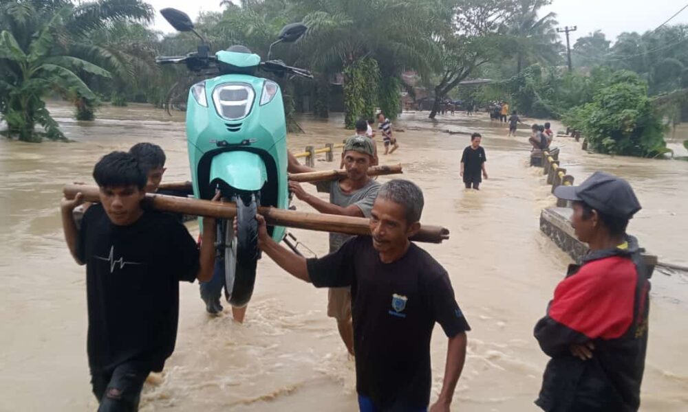 Sungai Meluap, Kampung Curugciung Pandeglang Kebanjiran Foto : Ist