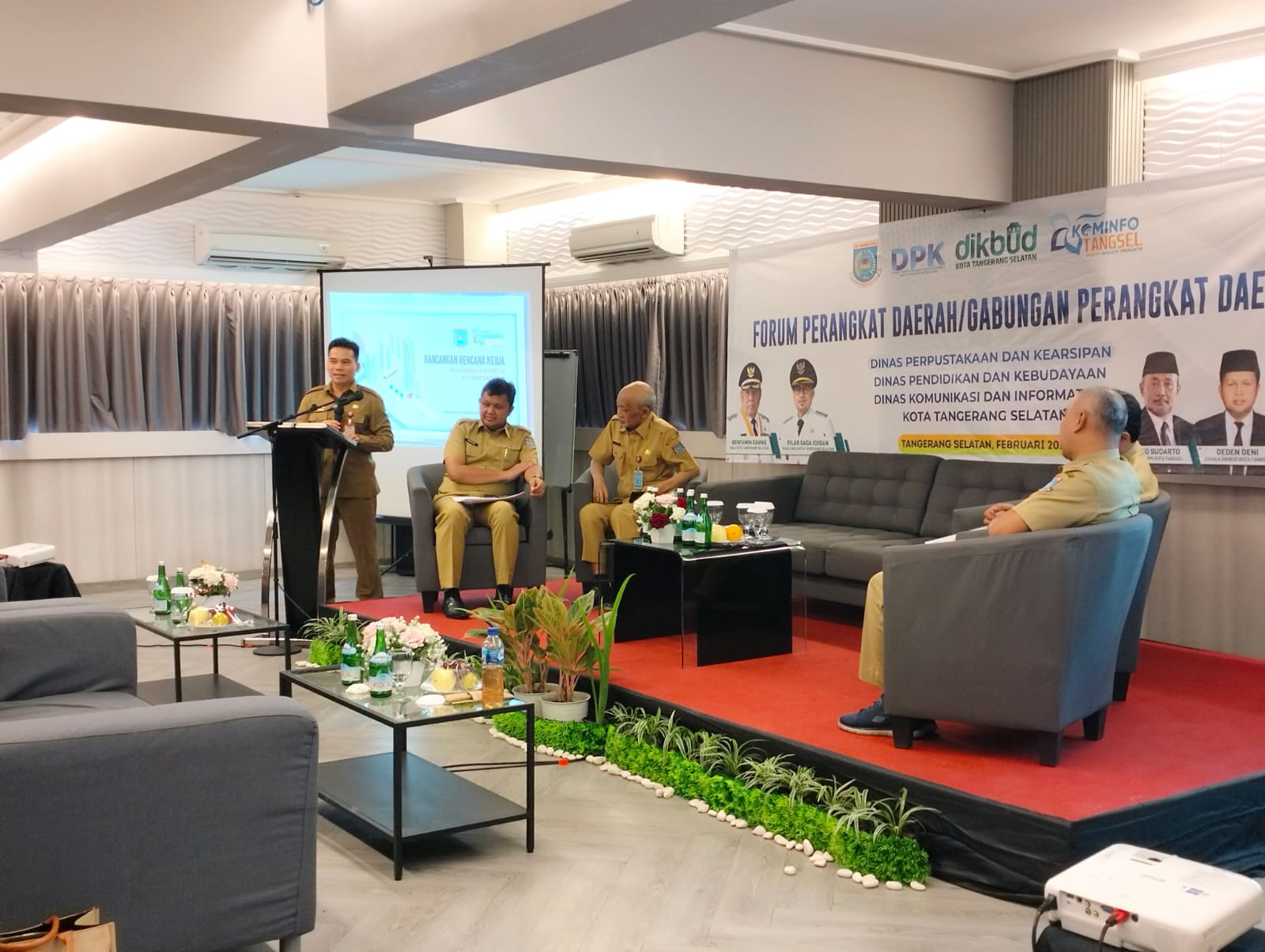 Upaya Mencerdaskan Masyarakat, Pemkot Tangsel Bakal Tambah Ribuan Titik Wifi Gratis Foto : Ist