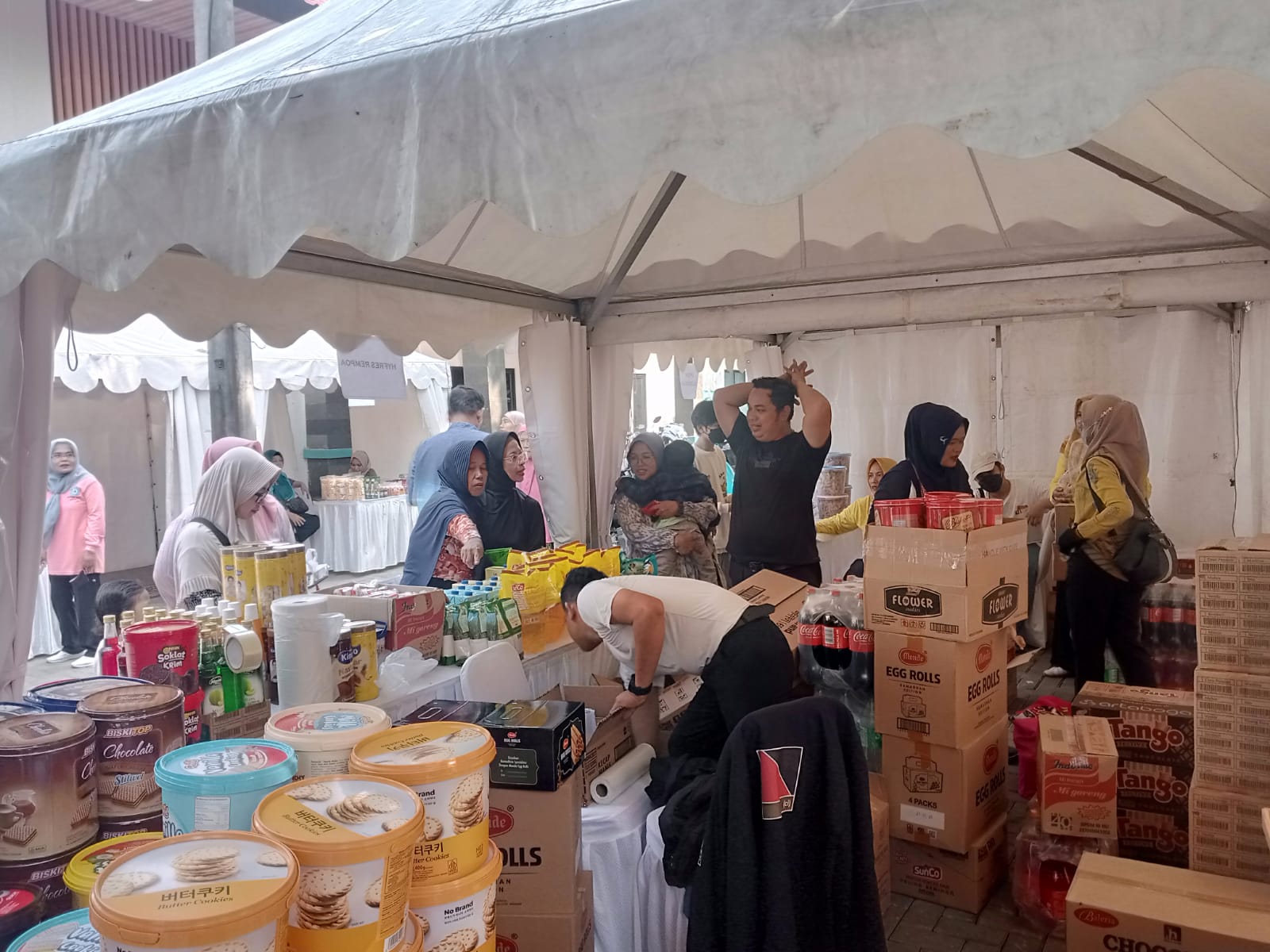 Bazar Ramadan di Ciputat Timur, Camat: Semoga Bisa Membantu Foto : Mg.Rizki
