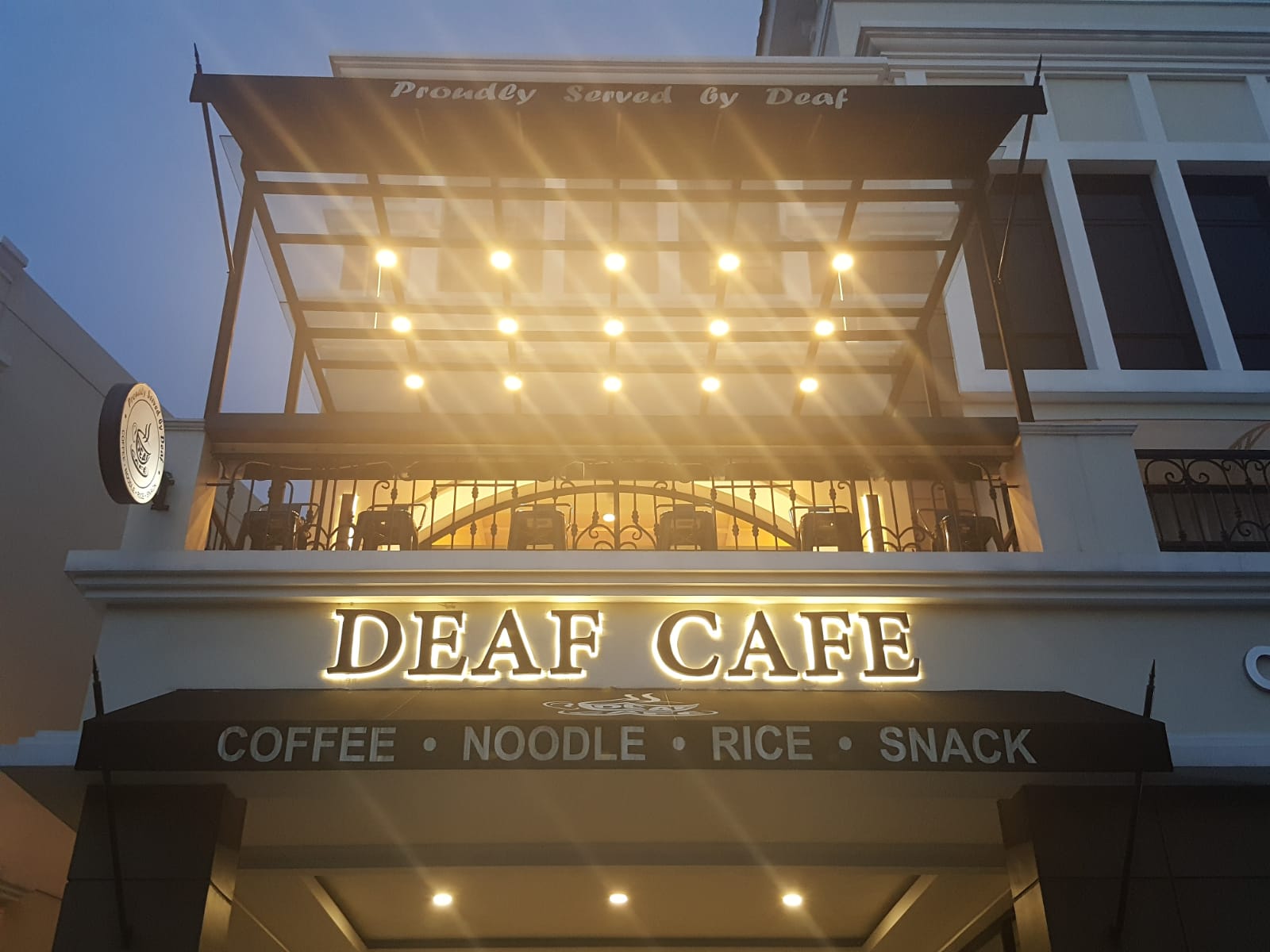 Deaf Cafe Gading Serpong, Langkah Nyata untuk Mensejahterakan Para Penyandang Disabilitas Foto : Mg.Nabil