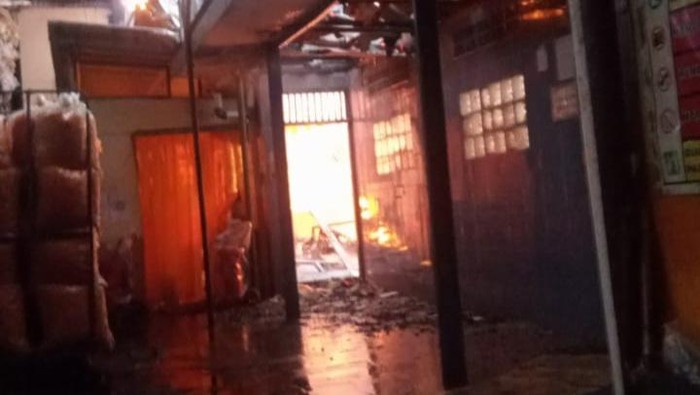 Gudang Pabrik Snack di Bogor Ludes Terbakar, Diduga karena Ini Foto : Ist