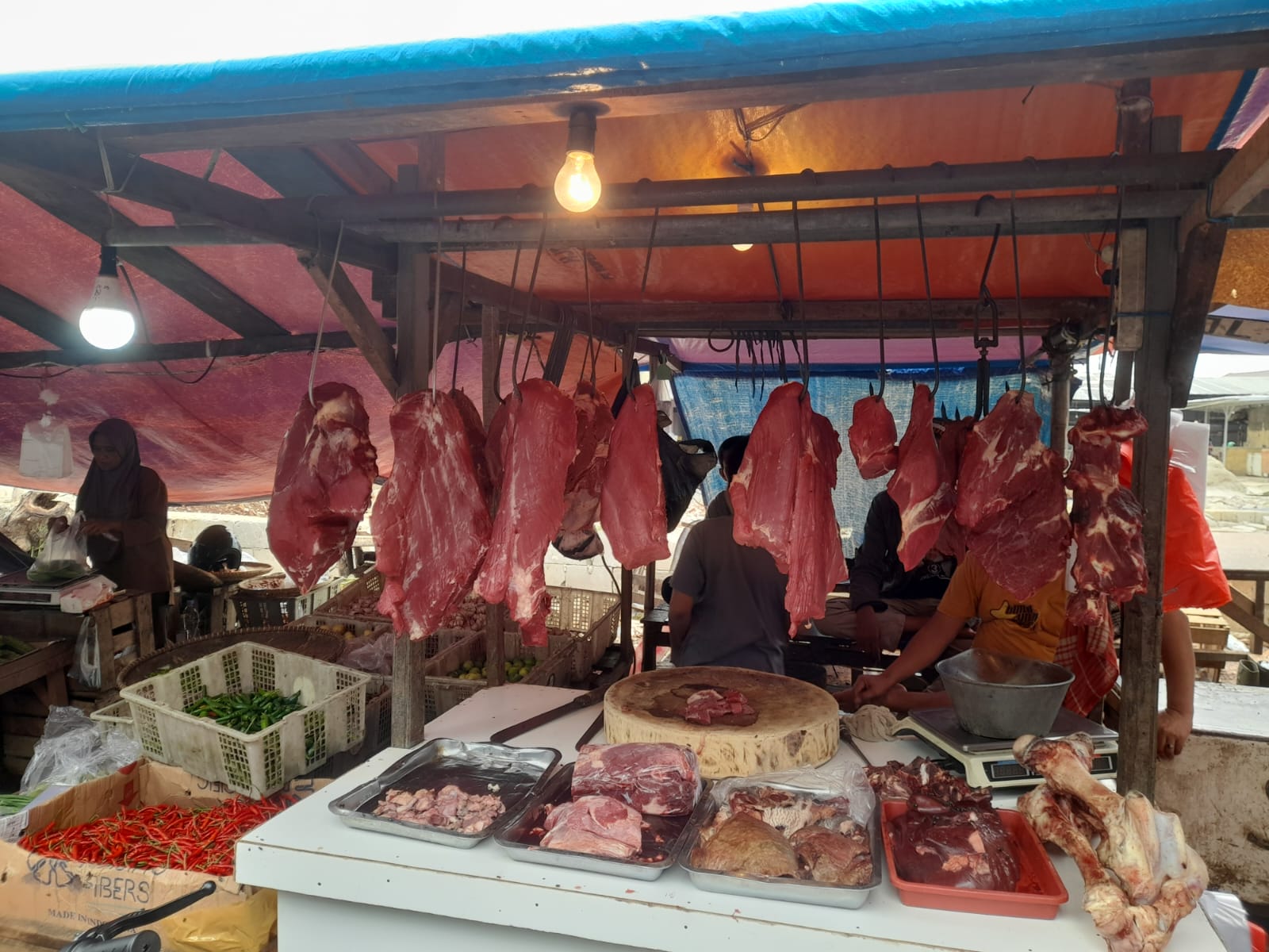 Harga Daging Sapi Naik, Pembeli Tetap Ramai ist.