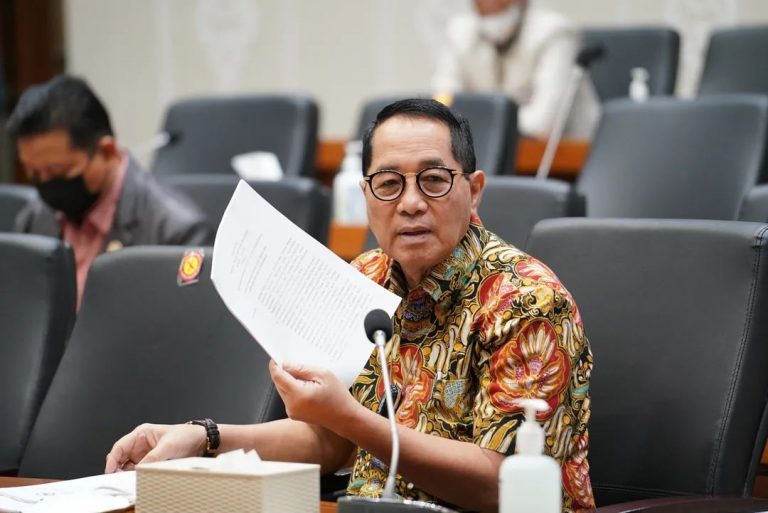 Masyarakat Respon Positif Angket Kecurangan Pemilu Poliyikus Golkar Firman Soebagyo. Foto : Ist