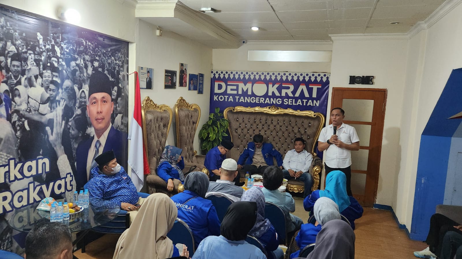 Ngaku Didukung AHY, Ketua Demokrat Tangsel Siap Bertarung Di Pilkada Ketua DPC Demokrat Kota Tangsel Julham Firdaus siap meramaikan Pilkada Tangsel.(dra)
