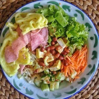 Rekomendasi Tempat Berburu Takjil di Tangerang, Bikin Buka Puasa Jadi Lebih Nikmat Asinan Betawi. Foto ; Ist