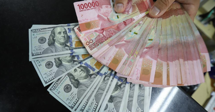 Rupiah Masih Loyo, Hari Ini Dibuka Di Level Rp 15.834 Foto : Ist