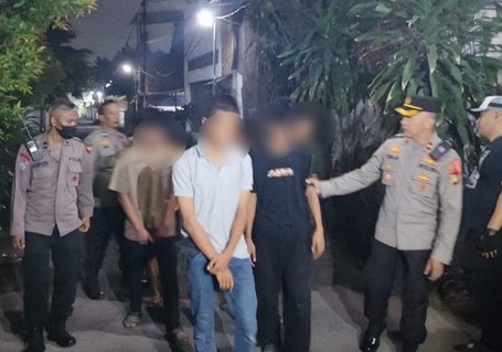 Sekelompok Remaja di Jaksel Nekat Perang Sarung, Berujung Diamankan Polisi Foto : Ist