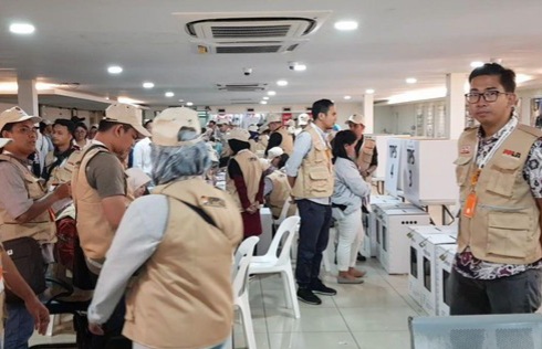 Seluruh PPLN Kuala Lumpur Jadi Tersangka, KPU Tidak Terganggu Dengan Pemutakhiran Data Suana TPS di Malaysia. Foto : Ist