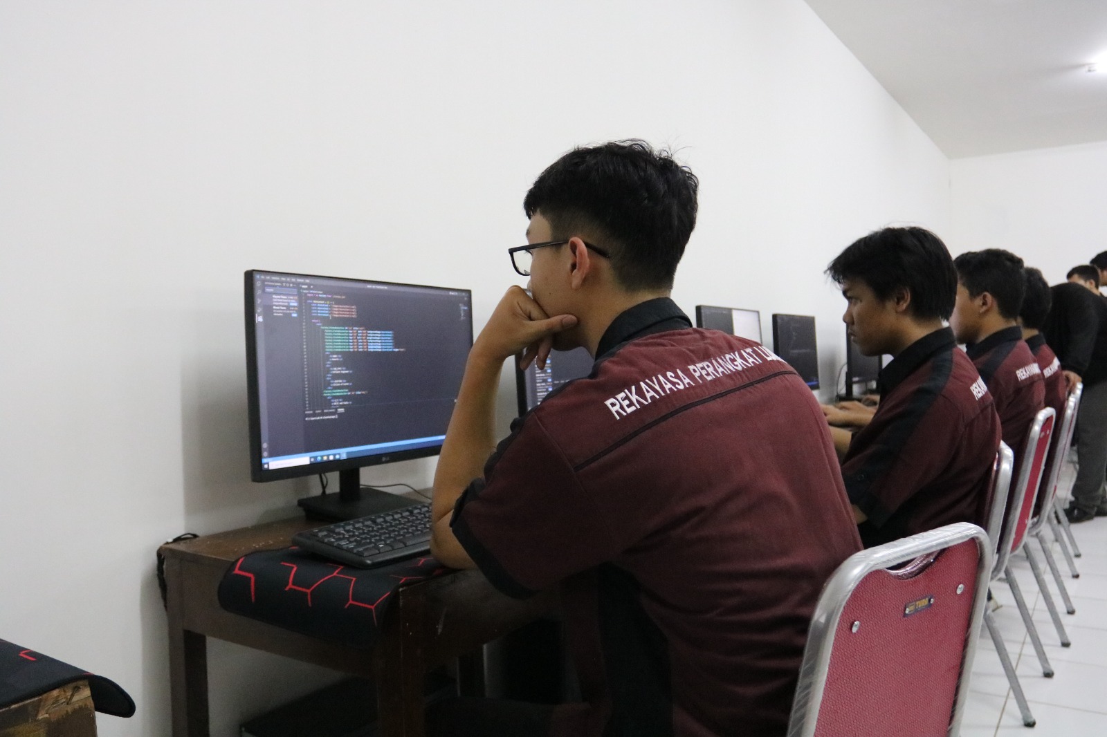 SMK Letris Pamulang Kenalkan Artificial Intelligence kepada Siswa Foto : Mg.Rizki