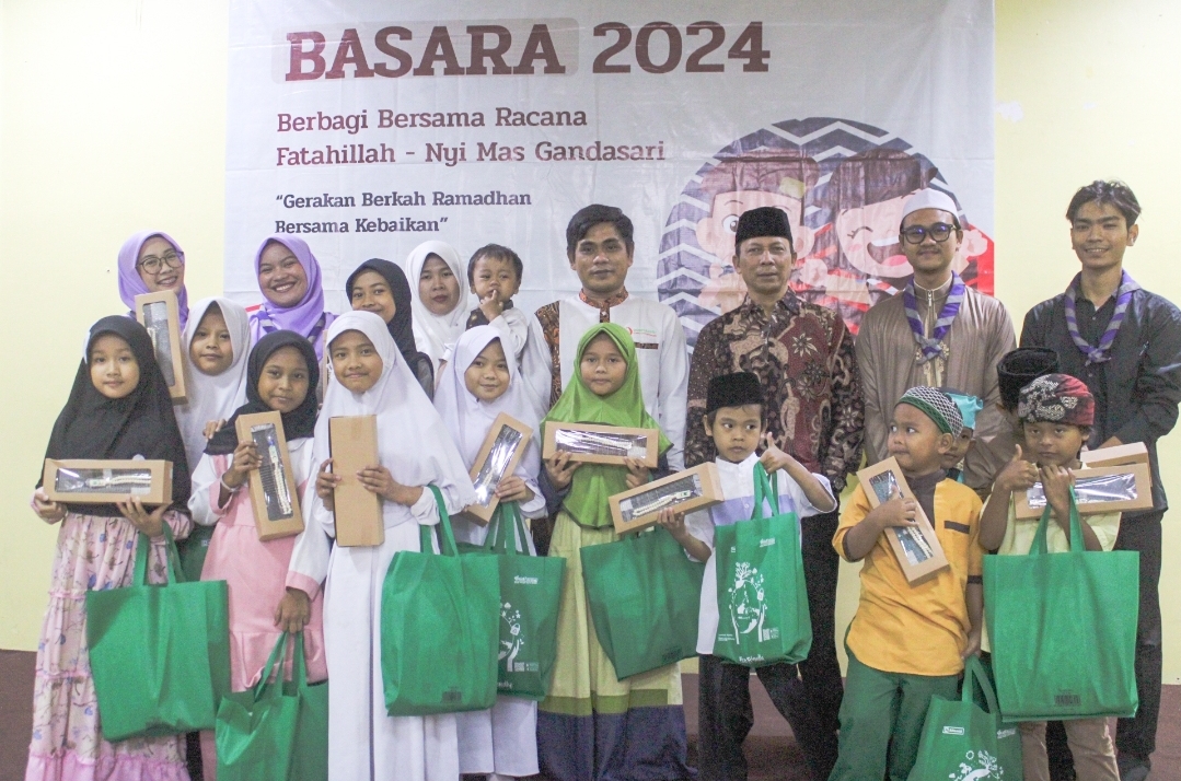 Tebarkan Kebaikan Ramadan, Pramuka UIN Jakarta Gelar Acara Santunan Yatim-Dhuafa Dok. Pramuka UIN