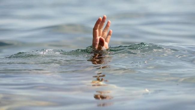 Wanita Diduga Hendak Bunuh Diri, Lompat ke Sungai Cileungsi Foto : Ist