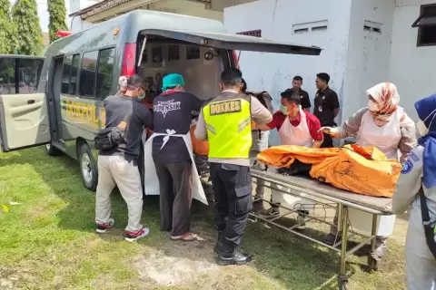 11 Jenazah Dan 2 Potongan Tubuh Korban Kecelakaan Tol Japek KM 58 Dipindah Ke RS Polri Foto : Ist