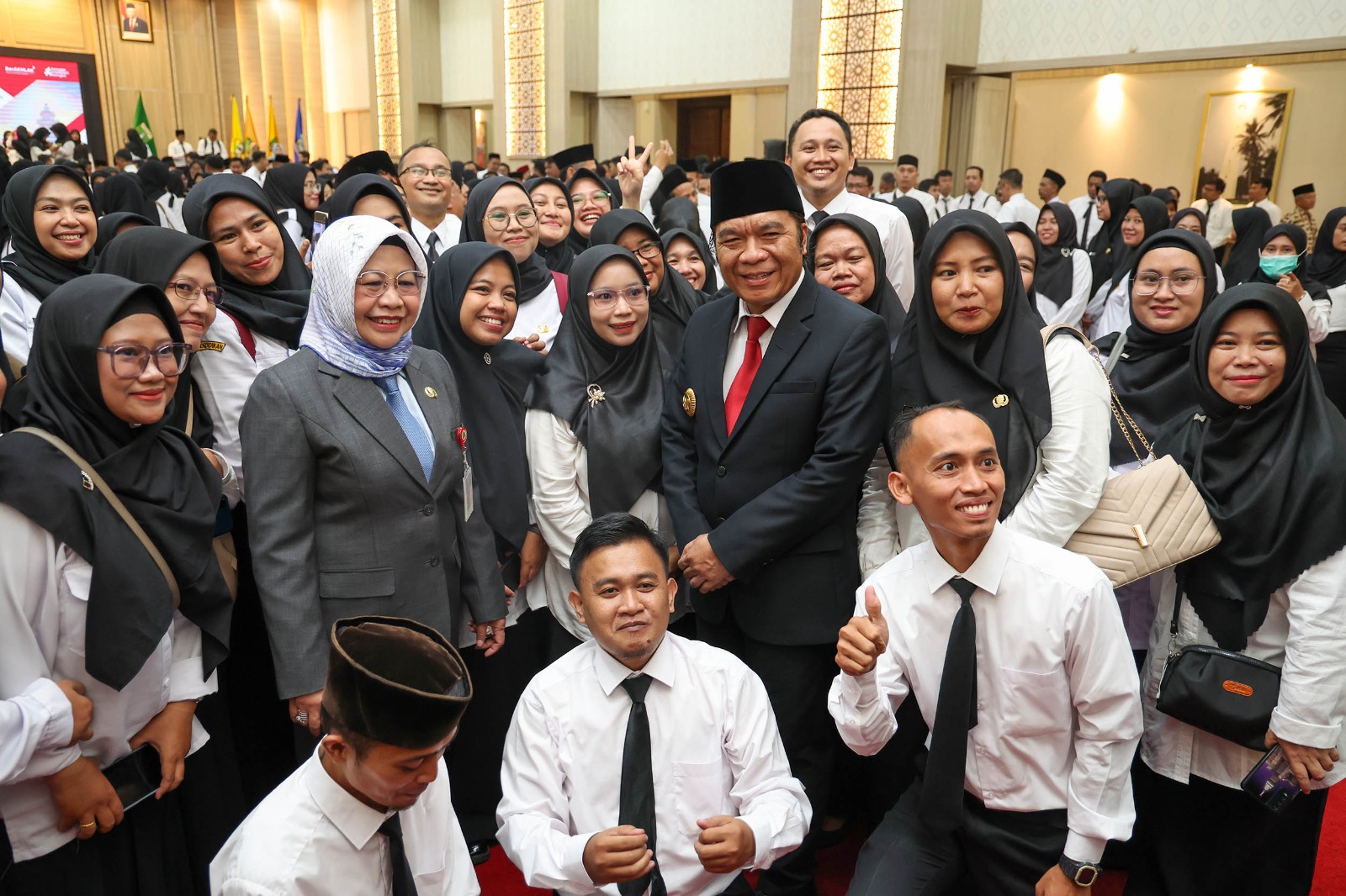 Al Muktabar Serahkan 489 SK PPPK Guru Foto : Ist