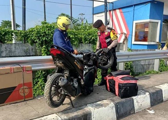 Apes, Pemudik Asal Tangerang Mengalami Lepas Ban di Pantura Foto : Ist