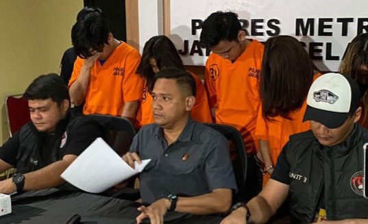 Asyik-asyikan Pesta Ganja di Hotel, Chandrika Chika CS Jadi Tersangka Foto : Ist