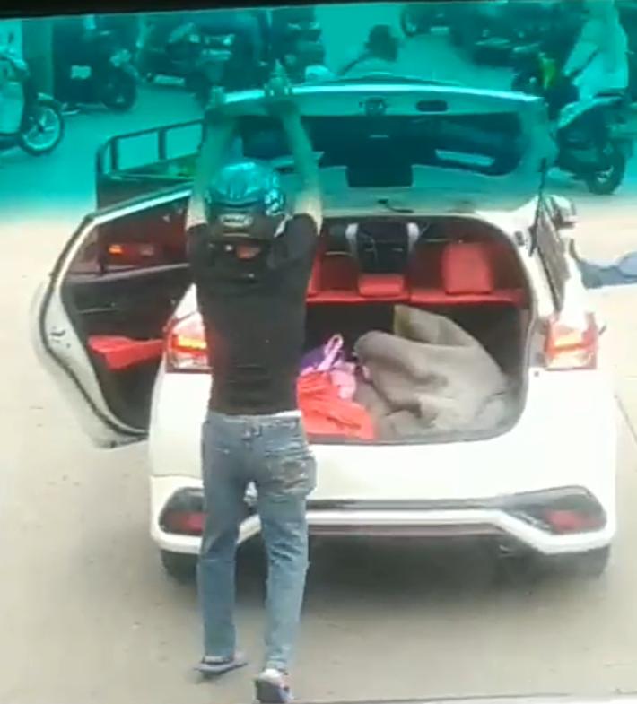 Heboh Aksi Pembunuhan di Toko Pakaian Tangerang, Warga Coba Tangkap Pelaku Foto : Ist