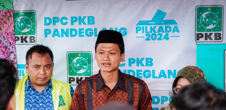 Iing-Dewi Optimis Dapat Rekomendasi dari PKB Bakal calon bupati, Iing Andri Supriadi menyampaikan keterangan pers, di Kantor DPC PKB Pandeglang, Selasa (30/4/2024).(ISTIMEWA)