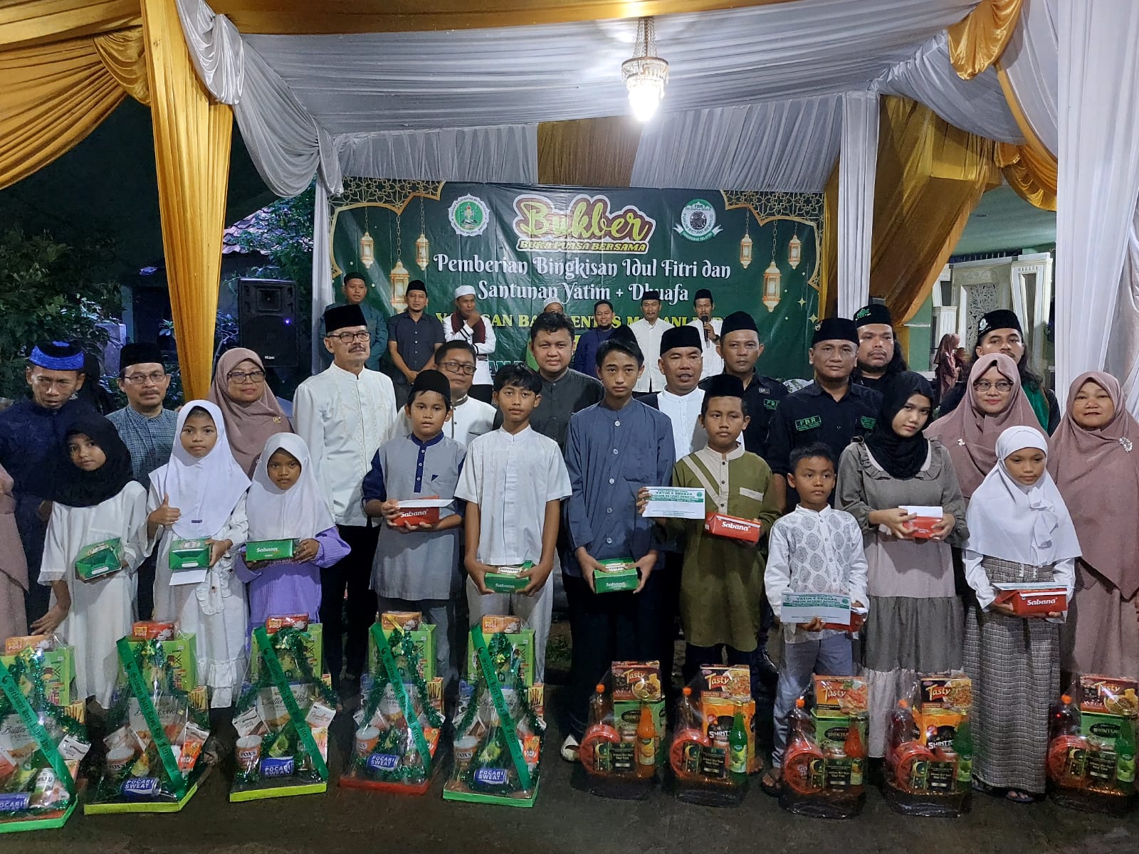 Jelang Idul Fitri, Yayasan Balapentas Madani Peduli Santuni Ratusan Anak Yatim dan Dhuafa Foto : Ist