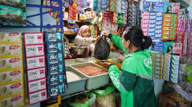 Kemenkop Izinkan Warung Madura Operasi 24 Jam Foto : Ist